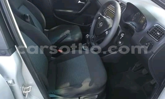 Sayi Na hannu Volkswagen Polo Silver Mota in Import - Dubai a Maseru Sayi Na hannu Volkswagen Polo Silver Mota in Import - Dubai a Maseru