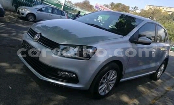 Sayi Na hannu Volkswagen Polo Silver Mota in Import - Dubai a Maseru Sayi Na hannu Volkswagen Polo Silver Mota in Import - Dubai a Maseru