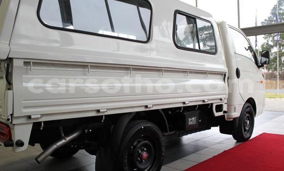 Acheter Occasion Voiture Hyundai H1 Blanc à Maseru, Maseru Acheter Occasion Voiture Hyundai H1 Blanc à Maseru, Maseru