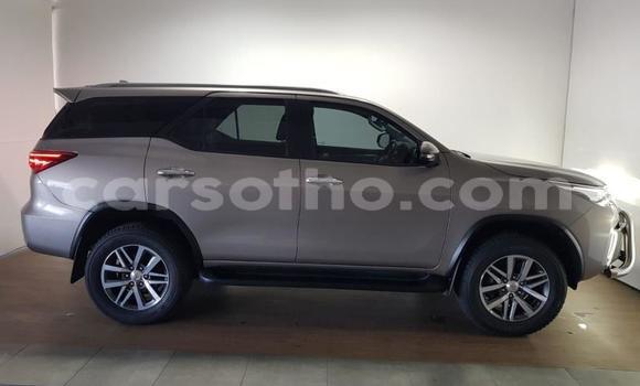 Acheter Occasion Voiture Toyota Fortuner Noir à Maseru, Maseru Acheter Occasion Voiture Toyota Fortuner Noir à Maseru, Maseru