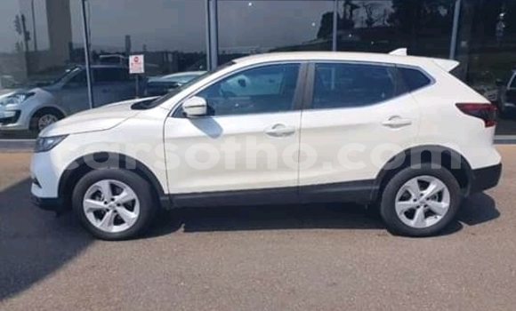 Sayi Na hannu Nissan Qashqai White Mota in Import - Dubai a Maseru Sayi Na hannu Nissan Qashqai White Mota in Import - Dubai a Maseru