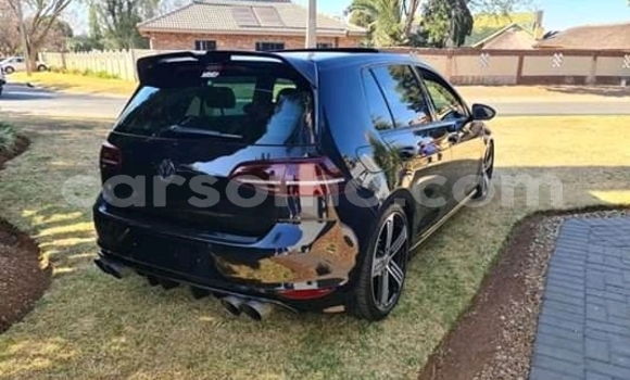 Sayi Na hannu Volkswagen Golf R Black Mota in Import - Dubai a Maseru Sayi Na hannu Volkswagen Golf R Black Mota in Import - Dubai a Maseru
