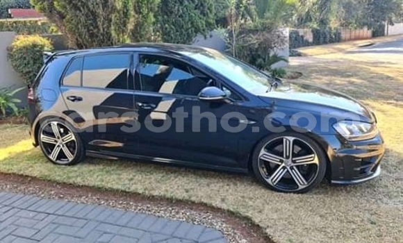 Sayi Na hannu Volkswagen Golf R Black Mota in Import - Dubai a Maseru Sayi Na hannu Volkswagen Golf R Black Mota in Import - Dubai a Maseru
