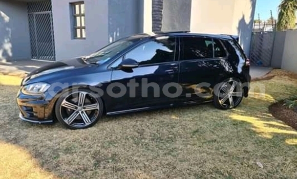 Sayi Na hannu Volkswagen Golf R Black Mota in Import - Dubai a Maseru Sayi Na hannu Volkswagen Golf R Black Mota in Import - Dubai a Maseru