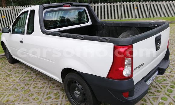 Acheter Occasion Voiture Nissan NP 300 Blanc à Mafeteng, Mafeteng Acheter Occasion Voiture Nissan NP 300 Blanc à Mafeteng, Mafeteng
