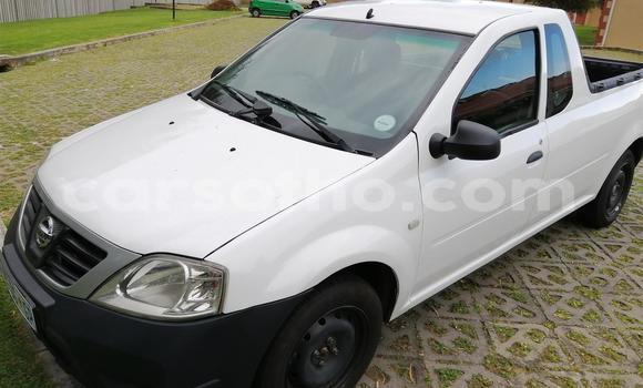 Acheter Occasion Voiture Nissan NP 300 Blanc à Mafeteng, Mafeteng Acheter Occasion Voiture Nissan NP 300 Blanc à Mafeteng, Mafeteng