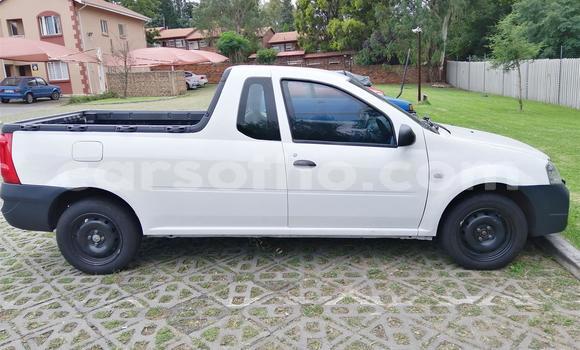Acheter Occasion Voiture Nissan NP 300 Blanc à Mafeteng, Mafeteng Acheter Occasion Voiture Nissan NP 300 Blanc à Mafeteng, Mafeteng