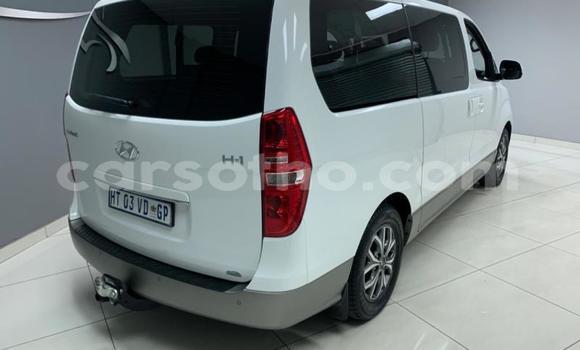 Buy Used Hyundai H1 White Car in Maseru in Maseru Buy Used Hyundai H1 White Car in Maseru in Maseru