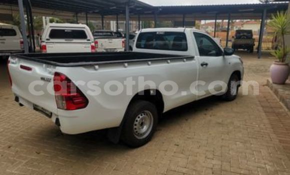 Buy Used Toyota Hilux White Car in Maseru in Maseru Buy Used Toyota Hilux White Car in Maseru in Maseru