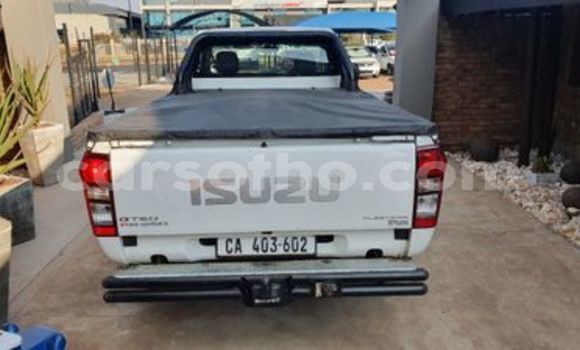 Acheter Occasion Voiture Isuzu KB Blanc à Maseru, Maseru Acheter Occasion Voiture Isuzu KB Blanc à Maseru, Maseru