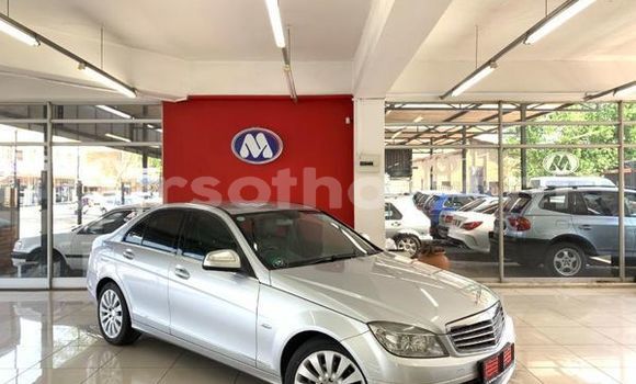 Sayi Na hannu Mercedes-Benz C–Class Silver Mota in Maseru a Maseru Sayi Na hannu Mercedes-Benz C–Class Silver Mota in Maseru a Maseru