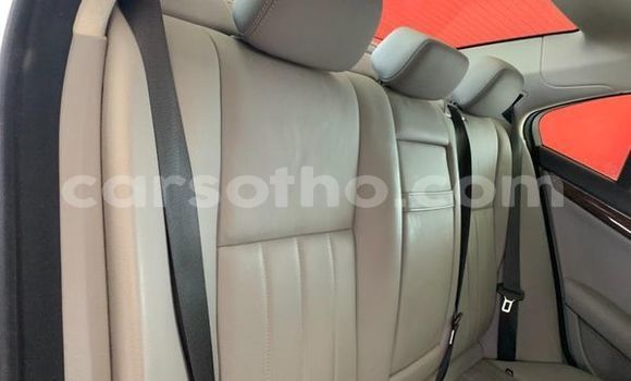 Sayi Na hannu Mercedes-Benz C–Class Silver Mota in Maseru a Maseru Sayi Na hannu Mercedes-Benz C–Class Silver Mota in Maseru a Maseru