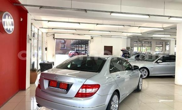 Sayi Na hannu Mercedes-Benz C–Class Silver Mota in Maseru a Maseru Sayi Na hannu Mercedes-Benz C–Class Silver Mota in Maseru a Maseru