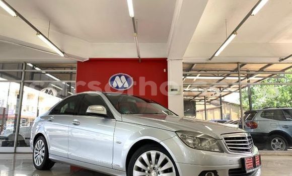 Sayi Na hannu Mercedes-Benz C–Class Silver Mota in Maseru a Maseru Sayi Na hannu Mercedes-Benz C–Class Silver Mota in Maseru a Maseru