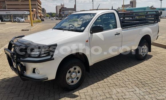 Acheter Occasion Voiture Toyota Hilux Blanc à Maputsoe, Leribe Acheter Occasion Voiture Toyota Hilux Blanc à Maputsoe, Leribe