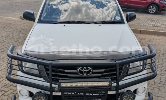 Acheter Occasion Voiture Toyota Hilux Blanc à Maputsoe, Leribe Acheter Occasion Voiture Toyota Hilux Blanc à Maputsoe, Leribe