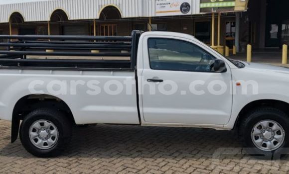 Acheter Occasion Voiture Toyota Hilux Blanc à Maputsoe, Leribe Acheter Occasion Voiture Toyota Hilux Blanc à Maputsoe, Leribe