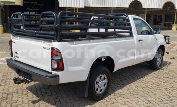Acheter Occasion Voiture Toyota Hilux Blanc à Maputsoe, Leribe Acheter Occasion Voiture Toyota Hilux Blanc à Maputsoe, Leribe