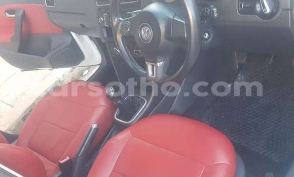 Acheter Occasion Voiture Volkswagen Polo Blanc à Maputsoa, Leribe Acheter Occasion Voiture Volkswagen Polo Blanc à Maputsoa, Leribe