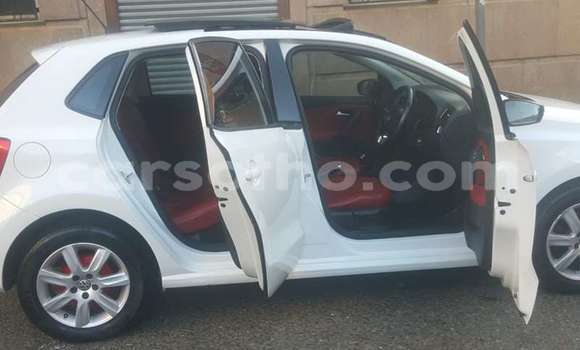 Acheter Occasion Voiture Volkswagen Polo Blanc à Maputsoa, Leribe Acheter Occasion Voiture Volkswagen Polo Blanc à Maputsoa, Leribe