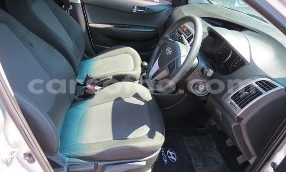 Buy Used Hyundai i20 Silver Car in Mafeteng in Mafeteng Buy Used Hyundai i20 Silver Car in Mafeteng in Mafeteng