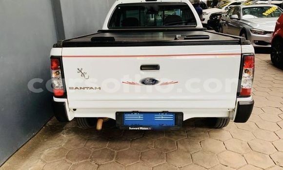 Buy Used Ford Bronco White Car in Maseru in Maseru Buy Used Ford Bronco White Car in Maseru in Maseru