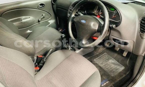 Buy Used Ford Bronco White Car in Maseru in Maseru Buy Used Ford Bronco White Car in Maseru in Maseru