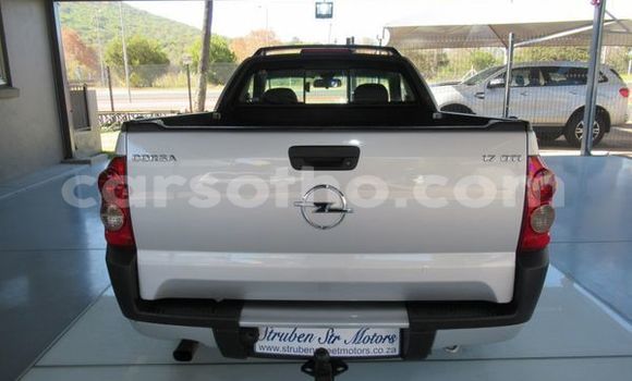 Buy Used Opel Corsa Silver Car in Maputsoe in Leribe Buy Used Opel Corsa Silver Car in Maputsoe in Leribe