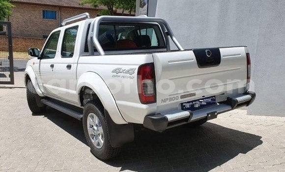 اشتري مستعمل Nissan Hardbody White سيارة في Maseru في Maseru اشتري مستعمل Nissan Hardbody White سيارة في Maseru في Maseru