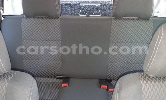 اشتري مستعمل Nissan Hardbody White سيارة في Maseru في Maseru اشتري مستعمل Nissan Hardbody White سيارة في Maseru في Maseru