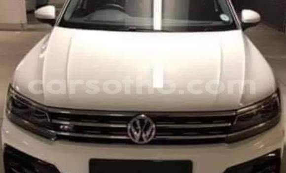 Sayi Na hannu Volkswagen Tiguan White Mota in Butha–Buthe a Thaba-Tseka Sayi Na hannu Volkswagen Tiguan White Mota in Butha–Buthe a Thaba-Tseka