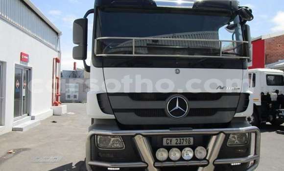 Buy Used Mercedes‒Benz 2644 White Truck in Maseru in Maseru Buy Used Mercedes‒Benz 2644 White Truck in Maseru in Maseru