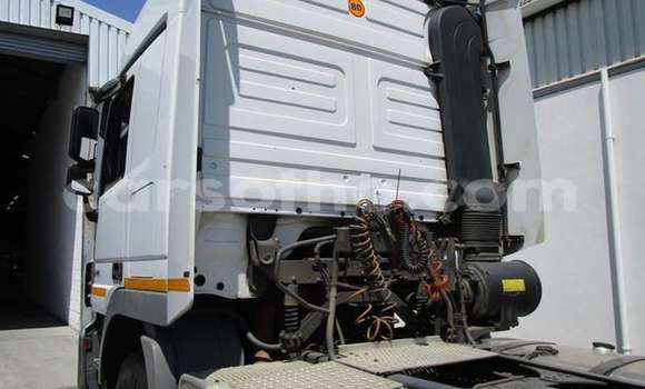 Buy Used Mercedes‒Benz 2644 White Truck in Maseru in Maseru Buy Used Mercedes‒Benz 2644 White Truck in Maseru in Maseru