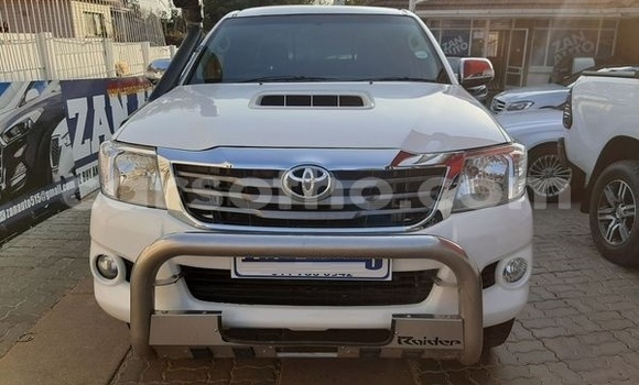 Acheter Occasion Voiture Toyota Hilux Blanc à Maputsoe, Leribe Acheter Occasion Voiture Toyota Hilux Blanc à Maputsoe, Leribe