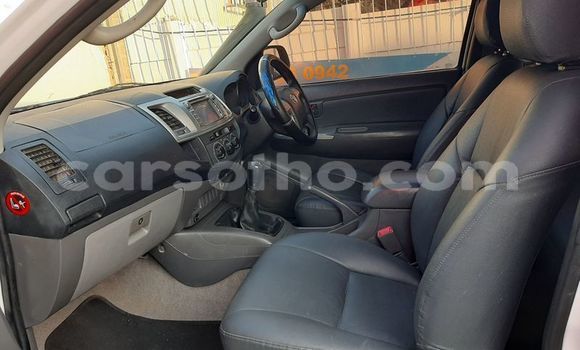 Acheter Occasion Voiture Toyota Hilux Blanc à Maputsoe, Leribe Acheter Occasion Voiture Toyota Hilux Blanc à Maputsoe, Leribe