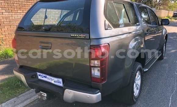 Acheter Occasion Voiture Isuzu KB Gris à Maseru, Maseru Acheter Occasion Voiture Isuzu KB Gris à Maseru, Maseru