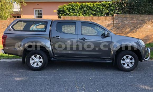 Acheter Occasion Voiture Isuzu KB Gris à Maseru, Maseru Acheter Occasion Voiture Isuzu KB Gris à Maseru, Maseru