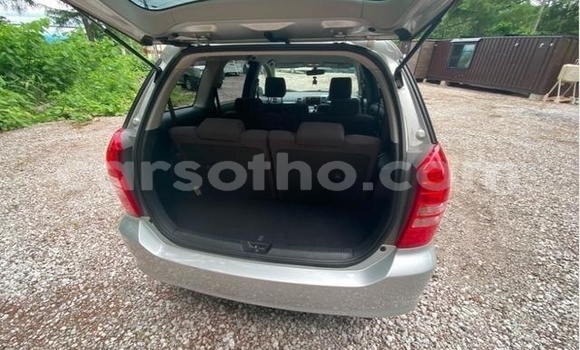 Sayi Na hannu Toyota Wish Blue Mota in Maseru a Maseru Sayi Na hannu Toyota Wish Blue Mota in Maseru a Maseru