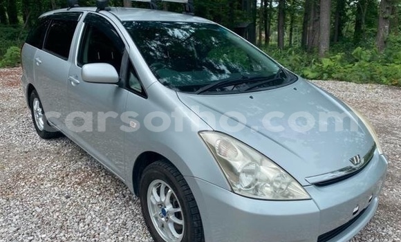 Sayi Na hannu Toyota Wish Blue Mota in Maseru a Maseru Sayi Na hannu Toyota Wish Blue Mota in Maseru a Maseru