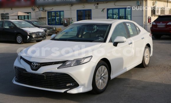 Sayi Imported Toyota Camry White Mota in Import - Dubai a Maseru Sayi Imported Toyota Camry White Mota in Import - Dubai a Maseru