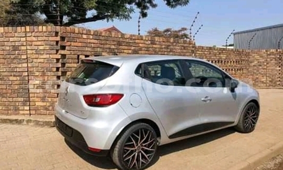 Acheter Occasion Voiture Renault Clio Gris à Hlotse, Leribe Acheter Occasion Voiture Renault Clio Gris à Hlotse, Leribe