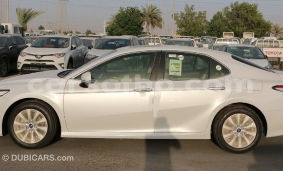 Sayi Imported Toyota Camry White Mota in Import - Dubai a Maseru Sayi Imported Toyota Camry White Mota in Import - Dubai a Maseru