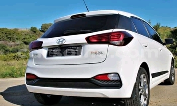 Sayi Na hannu Hyundai i20 White Mota in Hlotse a Leribe Sayi Na hannu Hyundai i20 White Mota in Hlotse a Leribe