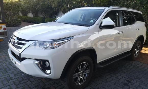 Buy Used Toyota Fortuner Green Car in Maseru in Maseru Buy Used Toyota Fortuner Green Car in Maseru in Maseru