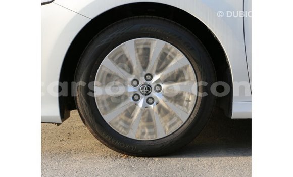 Sayi Imported Toyota Camry White Mota in Import - Dubai a Maseru Sayi Imported Toyota Camry White Mota in Import - Dubai a Maseru