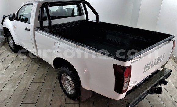 Acheter Occasion Voiture Isuzu 117 Blanc à Maputsoe, Leribe Acheter Occasion Voiture Isuzu 117 Blanc à Maputsoe, Leribe