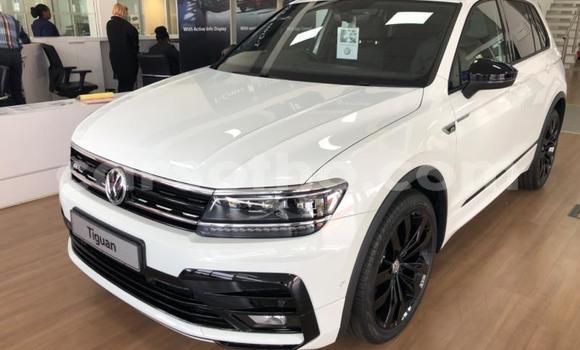 Buy Used Volkswagen Tiguan Green Car in Maseru in Maseru Buy Used Volkswagen Tiguan Green Car in Maseru in Maseru