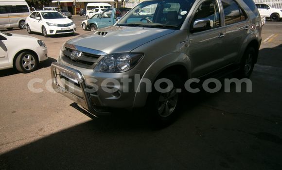 Acheter Occasion Voiture Toyota Fortuner Gris à Maseru, Maseru Acheter Occasion Voiture Toyota Fortuner Gris à Maseru, Maseru