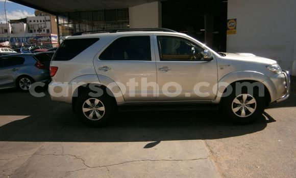 Acheter Occasion Voiture Toyota Fortuner Gris à Maseru, Maseru Acheter Occasion Voiture Toyota Fortuner Gris à Maseru, Maseru