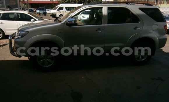 Acheter Occasion Voiture Toyota Fortuner Gris à Maseru, Maseru Acheter Occasion Voiture Toyota Fortuner Gris à Maseru, Maseru